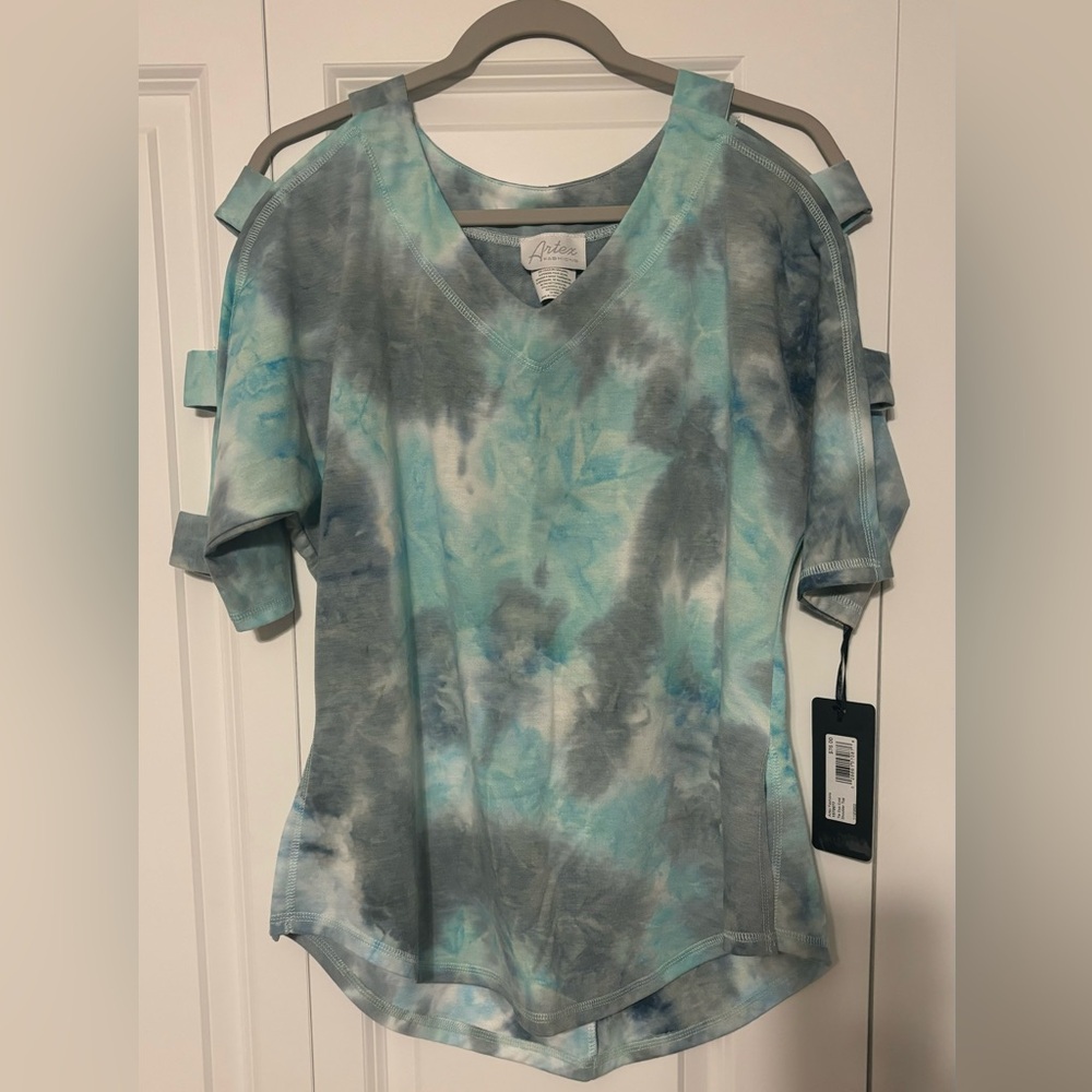 BNWT Artex Cold Shoulder Top Size L